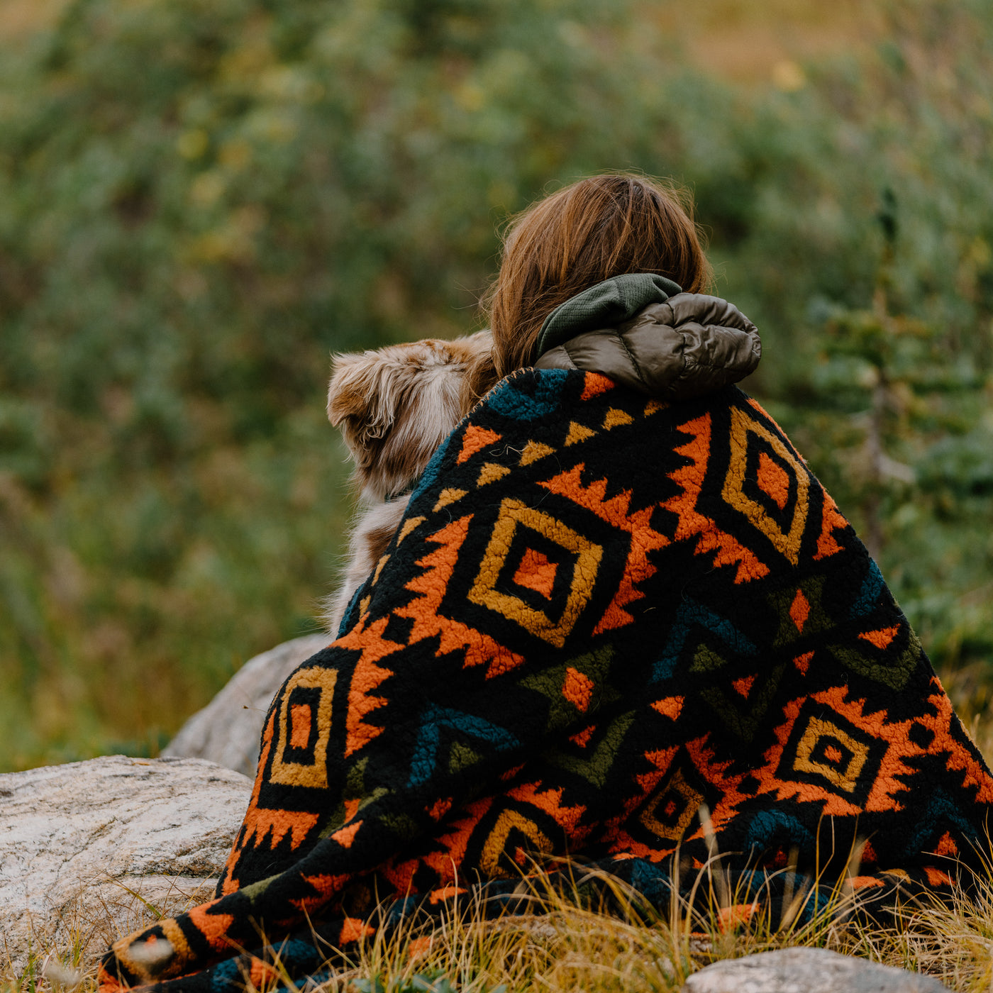 Sherpa Fleece Waterproof Blanket – Wilderdog